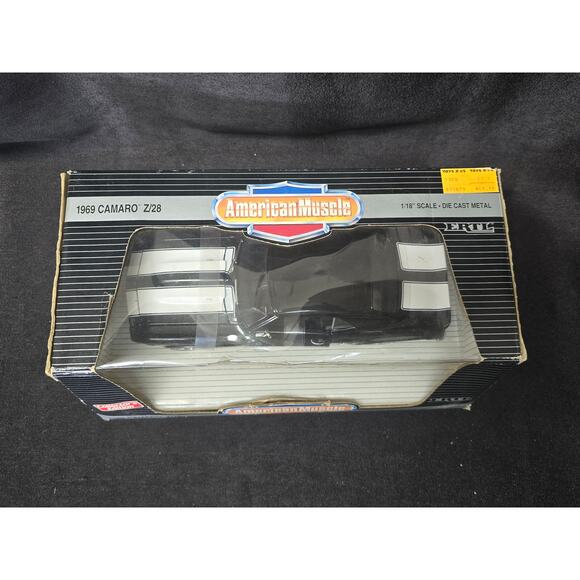 ERTL American Muscle '69 Black Chevy Camaro Z/28 1/18 Scale Die Cast Metal Car - Picture 3 of 9